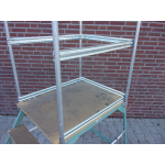 Platformtrap, werkhoogte 97 cm. Gebruikt.